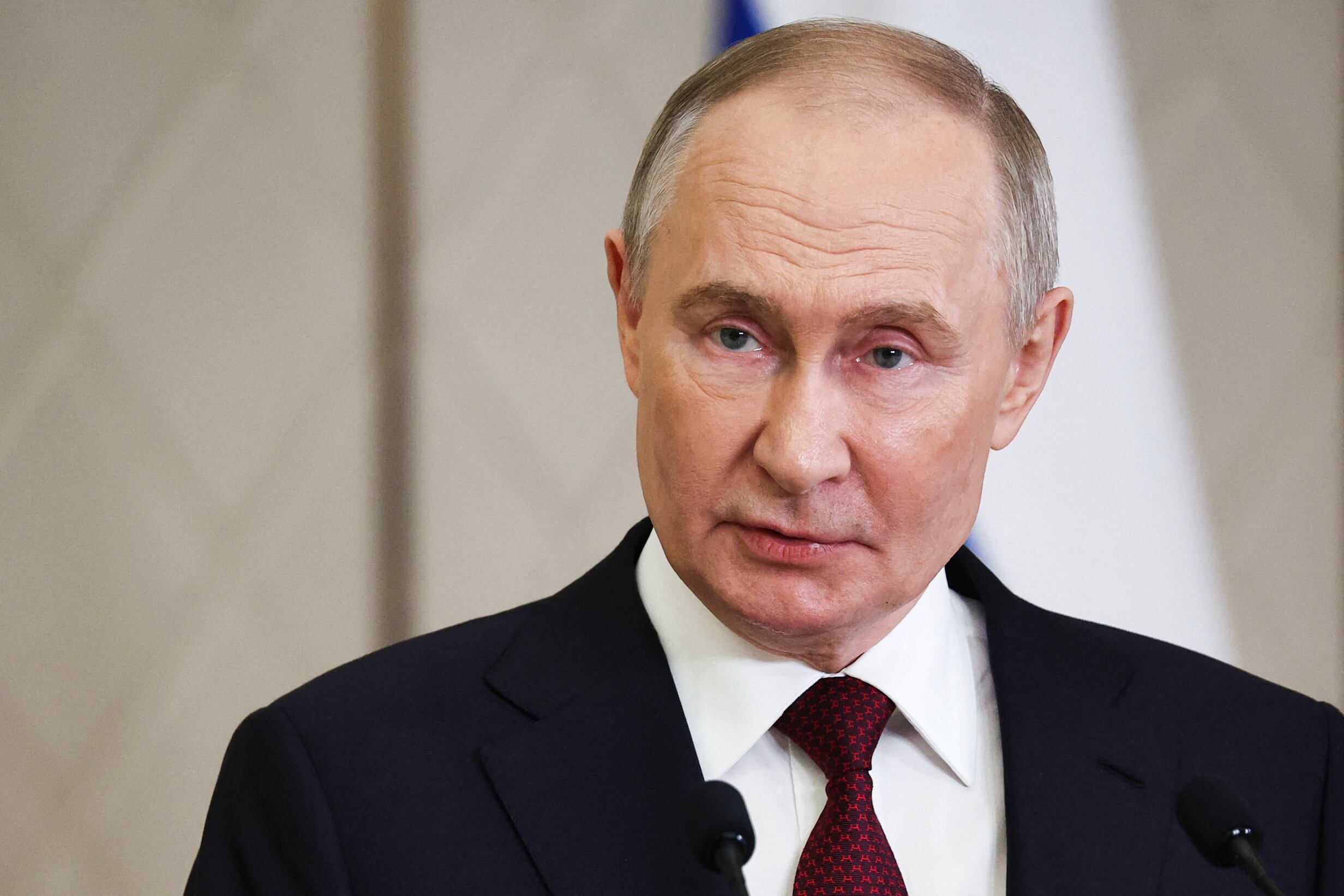 Vladimir Putin habla con los medios tras una reunión de la OTSC en Astaná, Kazajistán, el 28 de noviembre de 2024, en medio de tensiones por la guerra en Ucrania.