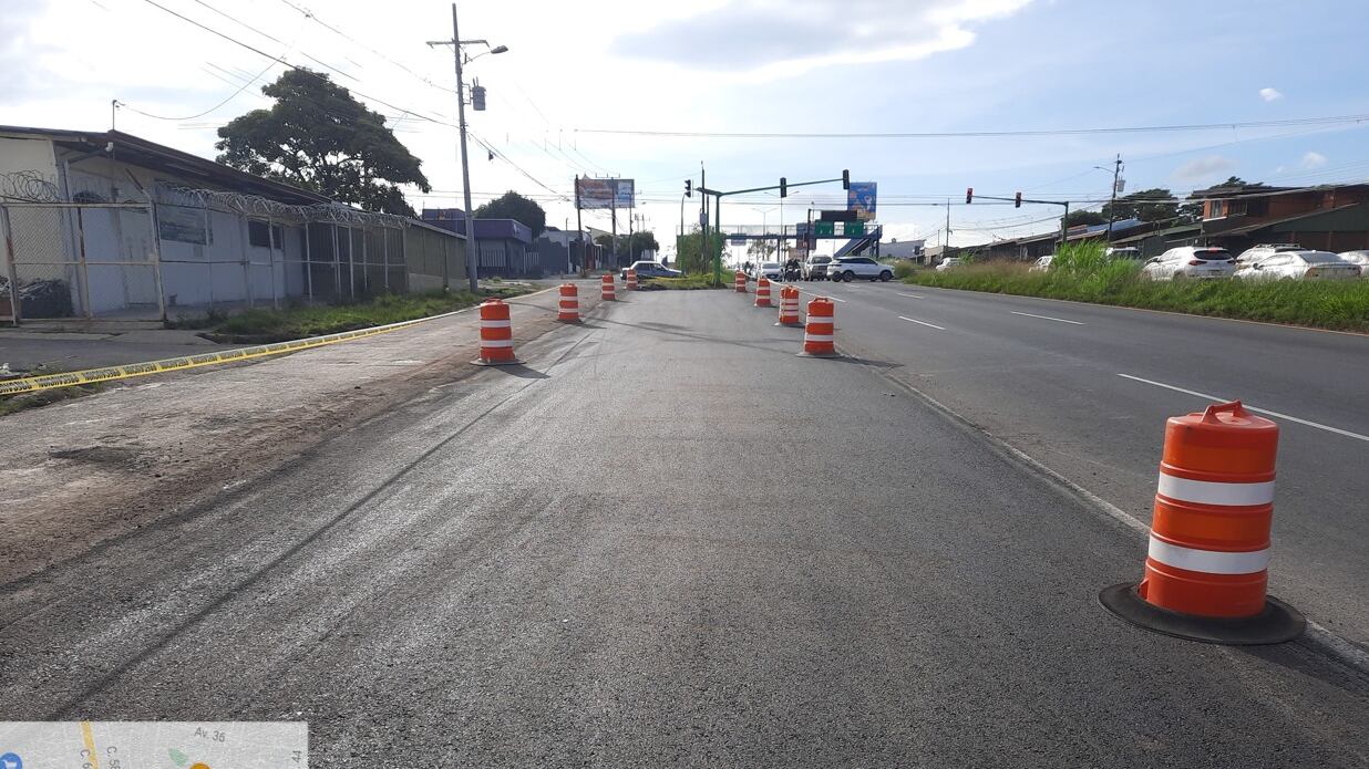 Calle paralela para desviar el tránsito en el sentido San Pedro Pavas, en Hatillo 4.