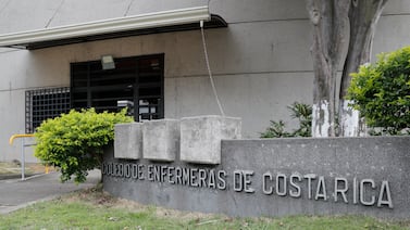 Colegios profesionales alertan sobre cursos ilegales de inyecciones y terapias en Costa Rica