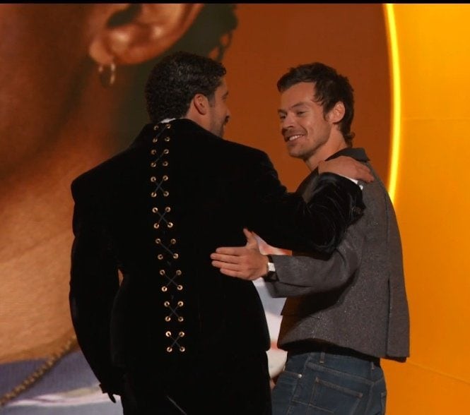 Bad Bunny recibe el Grammy a Mejor Álbum de Música Urbana en Los Ángeles.