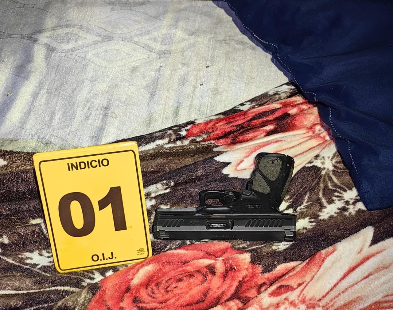 El OIJ detuvo a un hombre de apellido López, de 20 años y a otro de apellido Betanco, de 22 años, en Finca San Juan en Pavas. Foto: OIJ