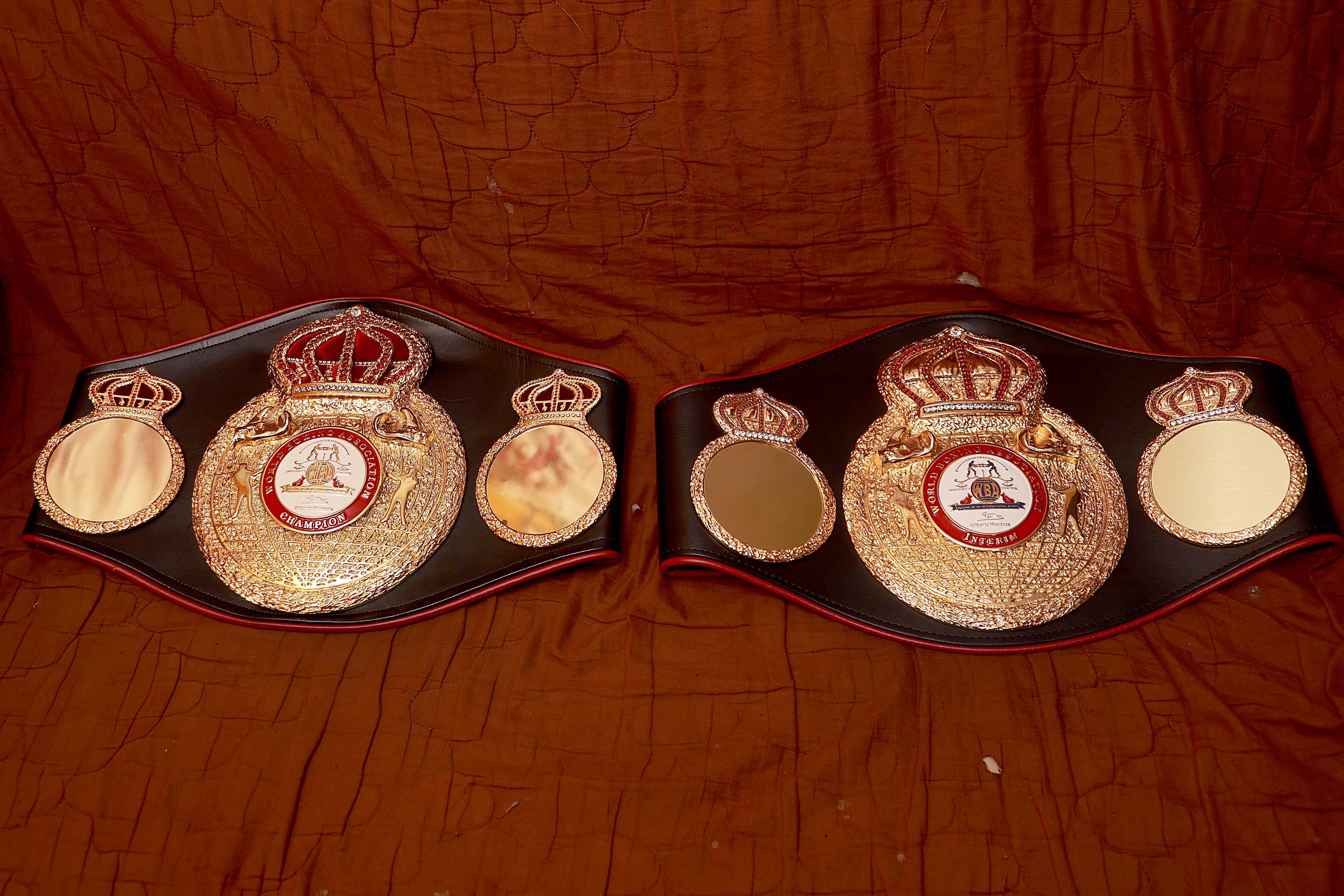 25/04/2024 Cartago. David “Medallita” Jiménez, quien recientemente se proclamó en Campeón Mundial Interino Supermosca (115 libras) de la Asociación Mundial de Boxeo (AMB) se reunió con su familia en la casa de sus padres y habló de su carrera, sacrificios y logros, y de su futuro como boxeador profesional. Foto: Rafael Pacheco Granados