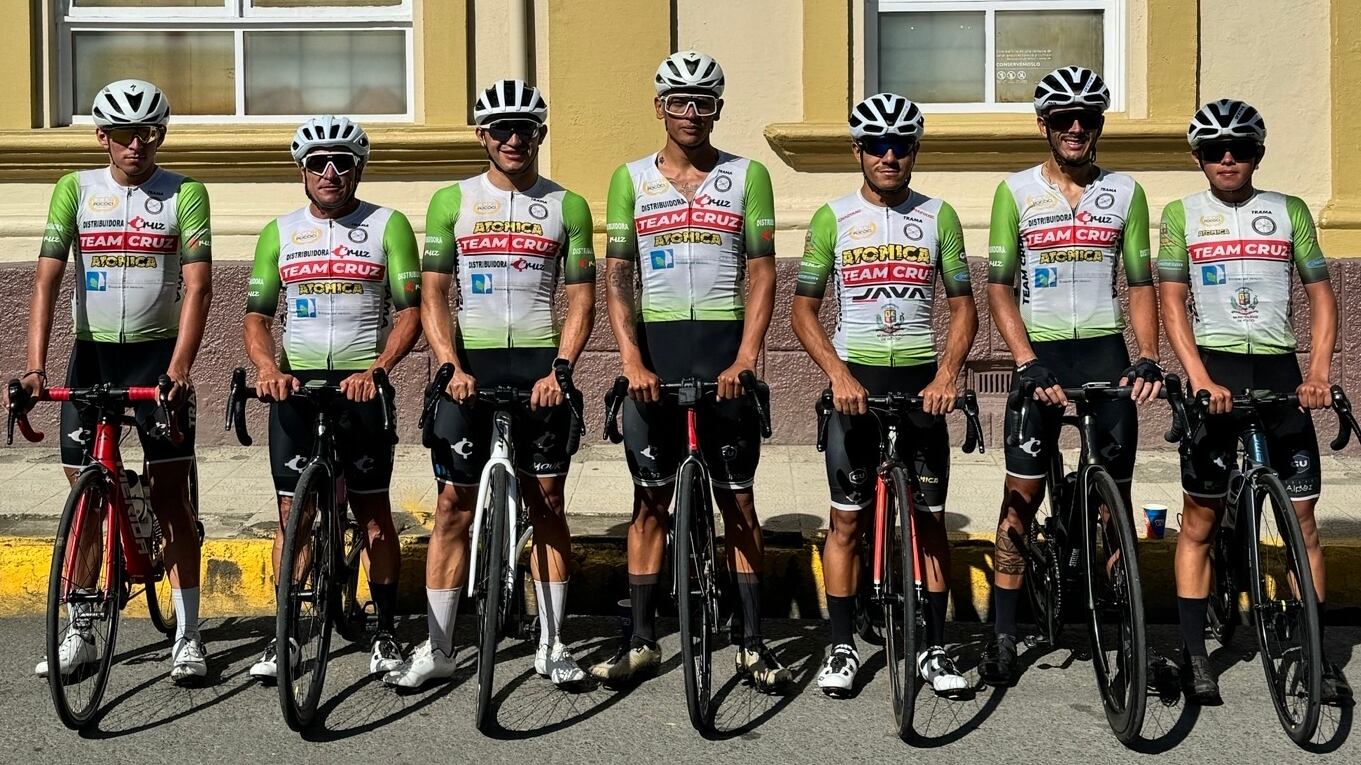 Randall Aguilar, a sus 46 años y 7 meses correrá la Vuelta Ciclística a Costa Rica 2023 con el equipo Distribuidora Cruz-Tecnofotest Atómica-Trama Sport.  Entre 2015 y 2020 don Randall estuvo en la cárcel por eso se le conoce como El Preso Número 9.