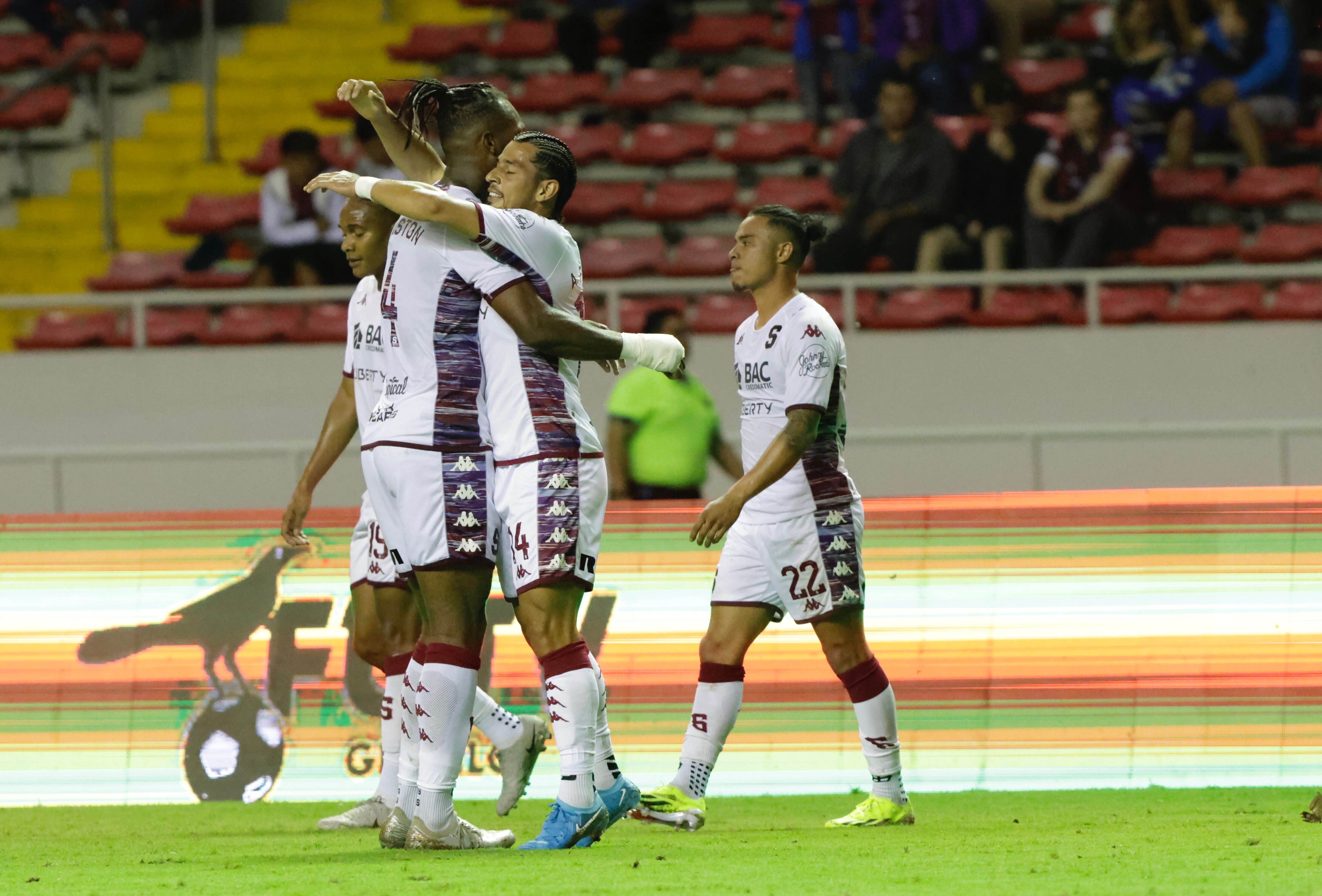 Santa Ana FC vs Saprissa / Mayela López
