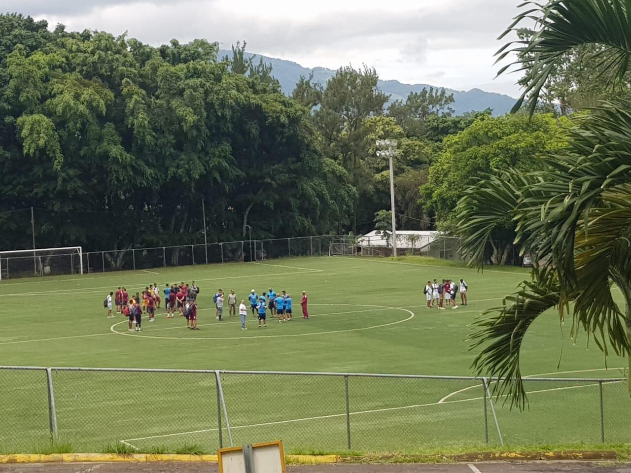 Simulacro Nacional de Terremoto el 19 de agosto del 2019. En la foto, empleados del Deportivo Saprissa.