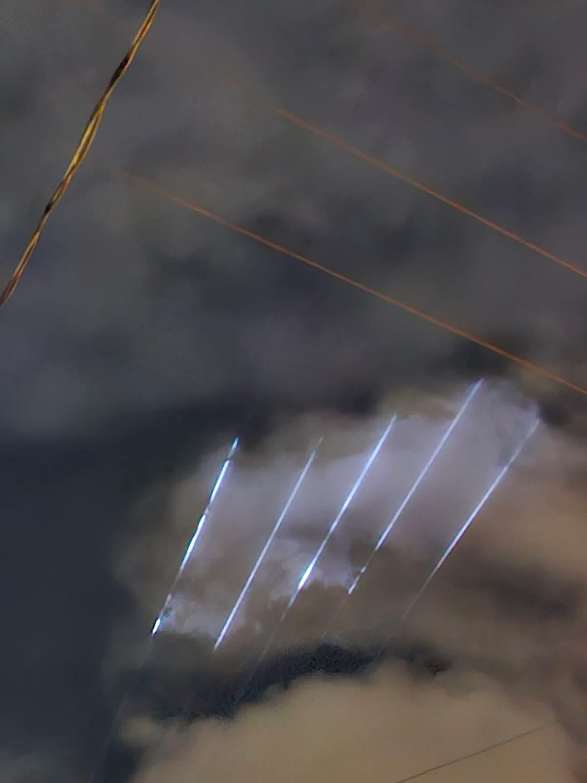 Extrañas luces asustaron a vecinos de Alajuela