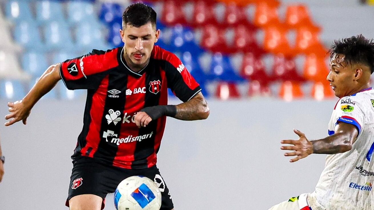 El golpe de Anderson Canhoto en El Salvador solo fue un susto. El extremo de Liga Deportiva Alajuelense está bien.