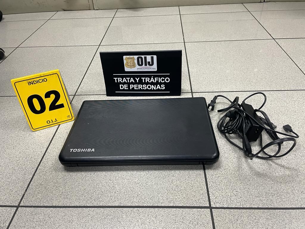 Solano fue detenido poco después de bajarse de un avión proveniente de Estados Unidos. Foto OIJ.