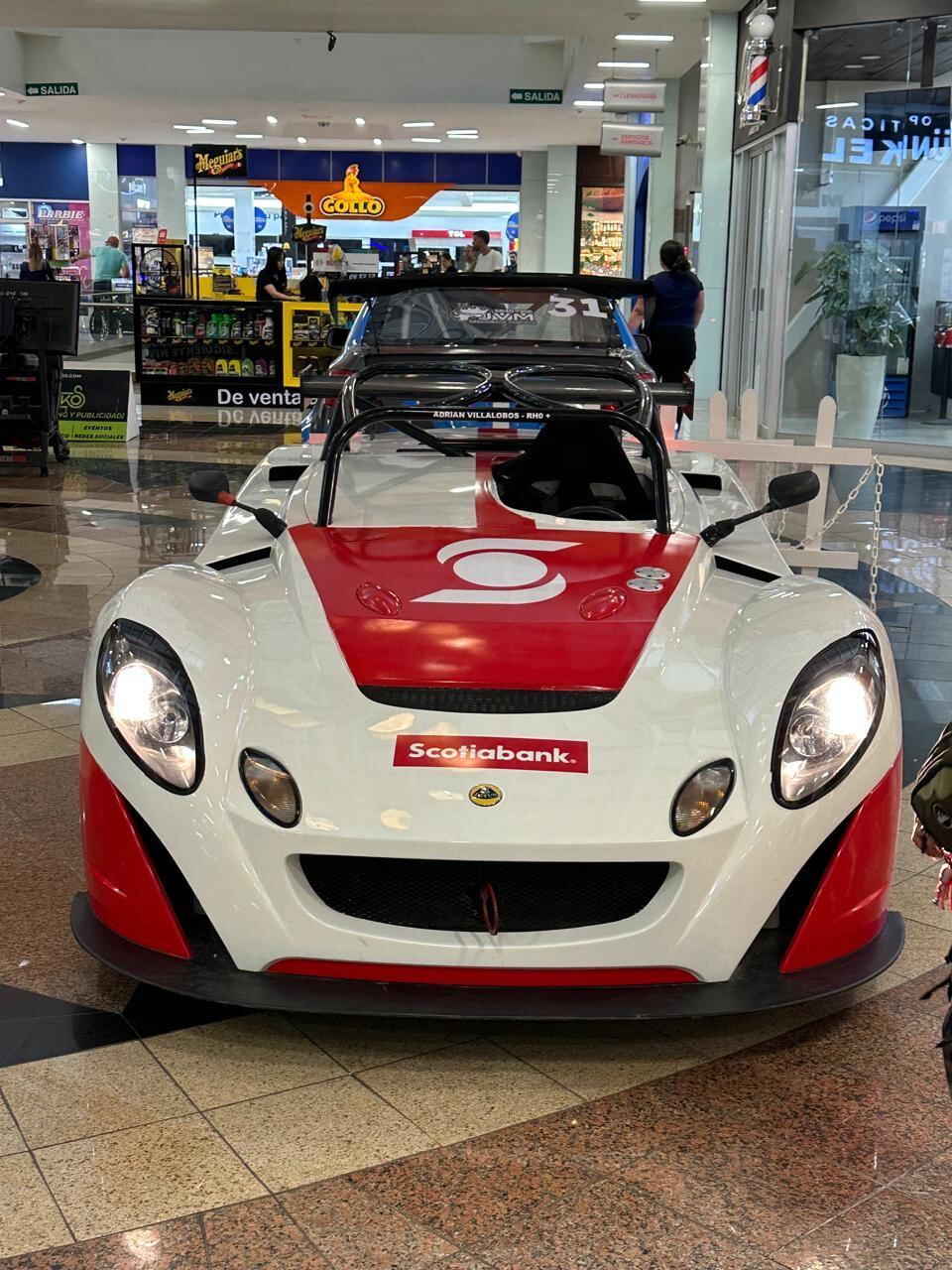 Lotus 2 eleven, dos de dos, Adrián Villalobos, chuzo de la semana