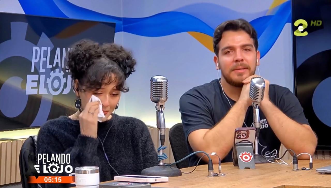 La imitadora de Pelando el ojo, Sharom Mendoza, protagonizó este lunes una conmovedora despedida a su compañero José Ricardo Carballo, quien falleció el fin de semana, a los 42 años, víctima de un terrible accidente de tránsito.