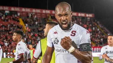 Con Kendall Waston, Saprissa ahora sí mete miedo en el ataque, vea las razones