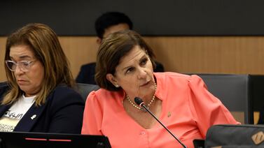 Ley jaguar: Pilar Cisneros defiende plan aunque ya no se parece a la promesa real de Rodrigo Chaves