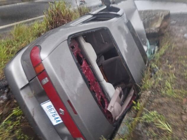 Una mujer falleció y cuatro personas resultaron heridas en un accidente en Siquirres. Foto: Facebook Siquirres se informa