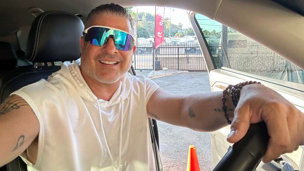 Jeffrey Acosta, expresentador de VM Latino