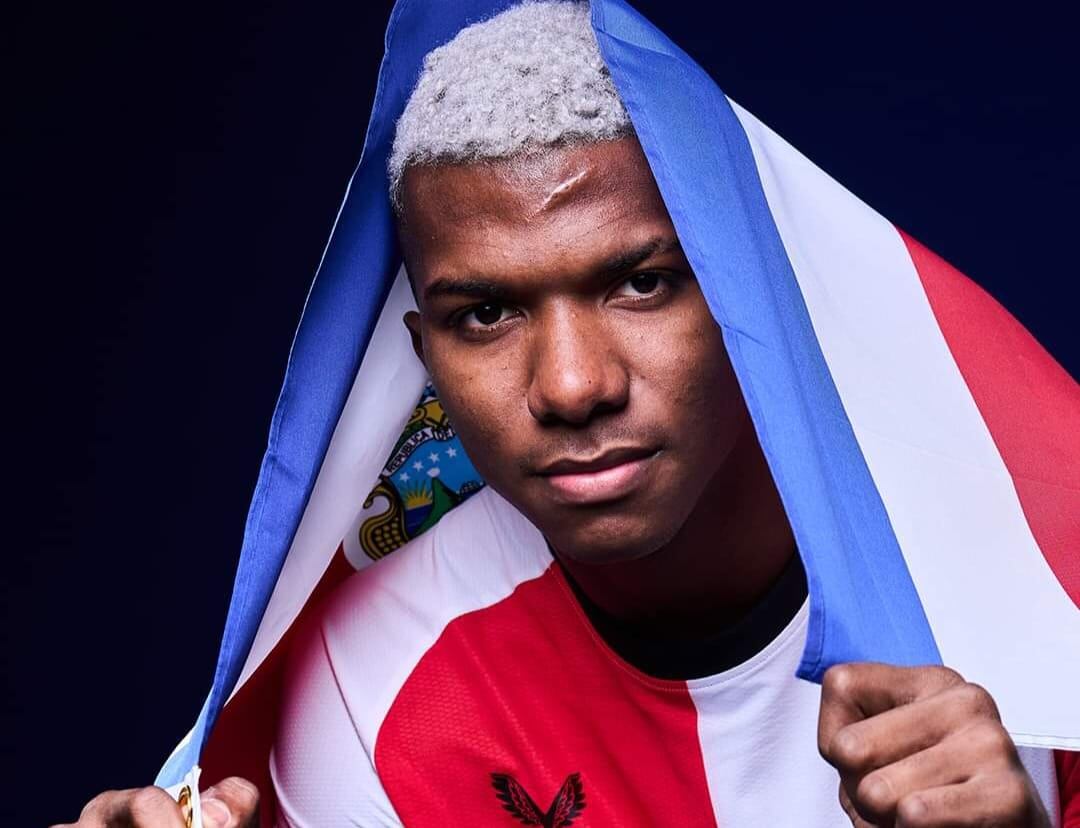 Jeyland Mitchell fue presentado a lo grande por el Feyenoord Rotterdam. El defensor se lució con la Selección de Costa Rica en la Copa América y se marchó a los Países Bajos.