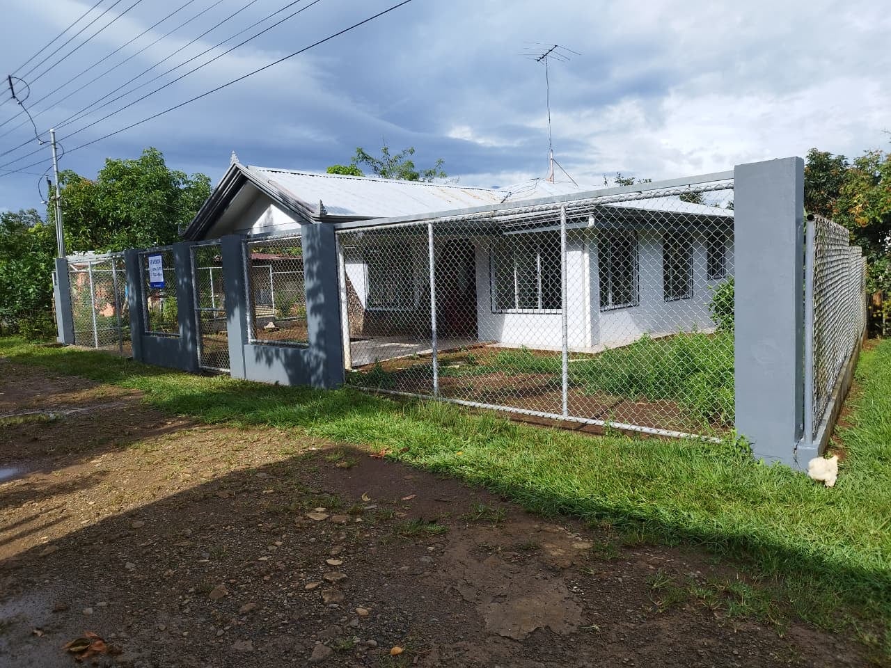 Lote con construcción en Pérez Zeledón