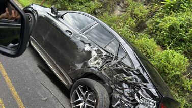 Se confirman unos 30 heridos y un fallecido tras violento choque múltiple en Jacó