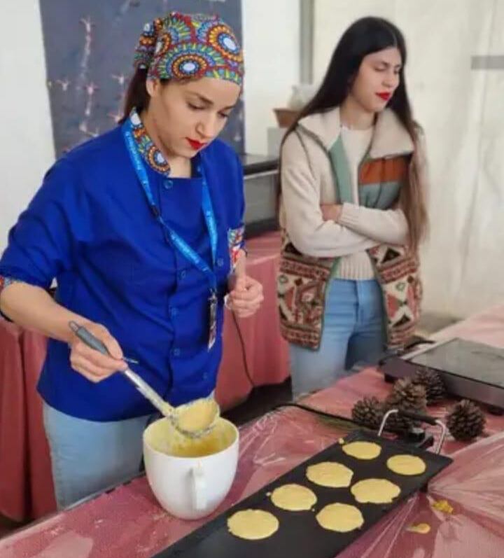 Irene Acosta creó hace 3 años un proyecto llamado Sabrositicos, en donde alegra los paladares de los ticos que viven en Francia.