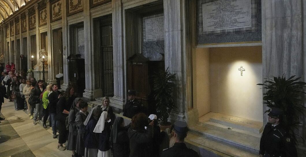 así es la Tumba del papa Francisco