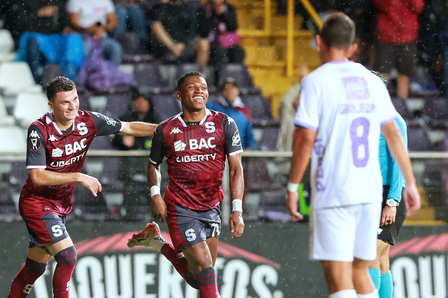 39/10/2024/ Juego entre Deportivo Saprissa vs Comunicaciones durante  la Central American Cup en el estadio Ricardo Saprissa / foto John Durán