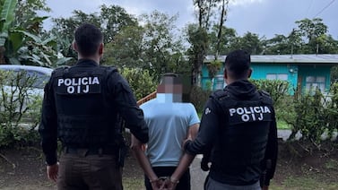 Detienen a promotor de empresa de tecnología que se habría dejado 12 celulares y un reloj inteligente valorados en ¢4 millones