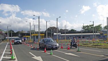 ¿Puedo ir a hacer la prueba práctica de manejo aunque el pito del carro no sirva?