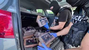 Padre y sus dos hijos fueron detenidos con 500 kilos de droga en operativo del OIJ y la DEA