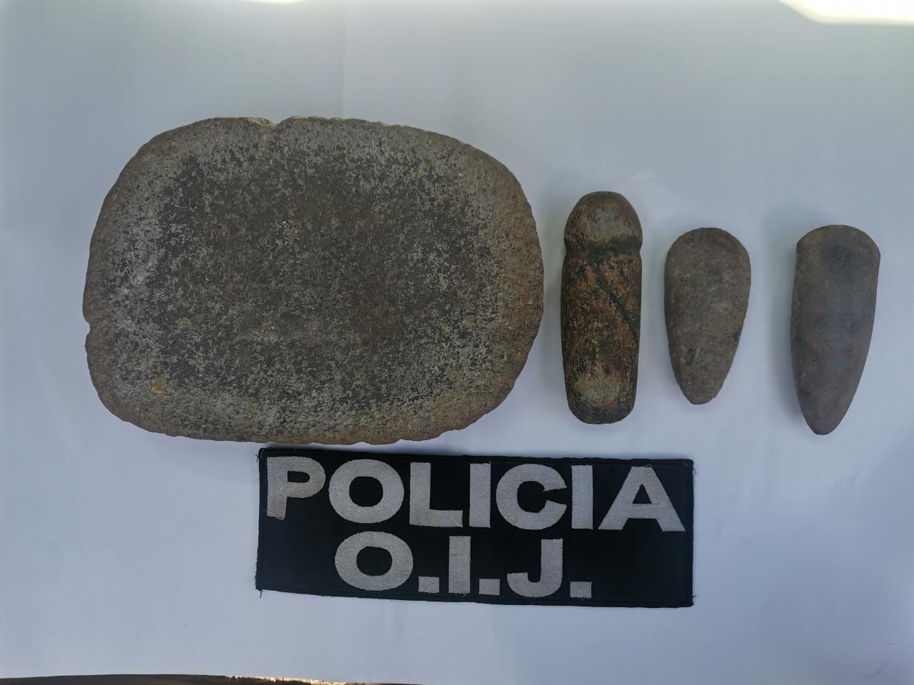 El sospechoso pretendía obtener ¢100 mil a cambio de las piezas arqueológicas. Foto OIJ.