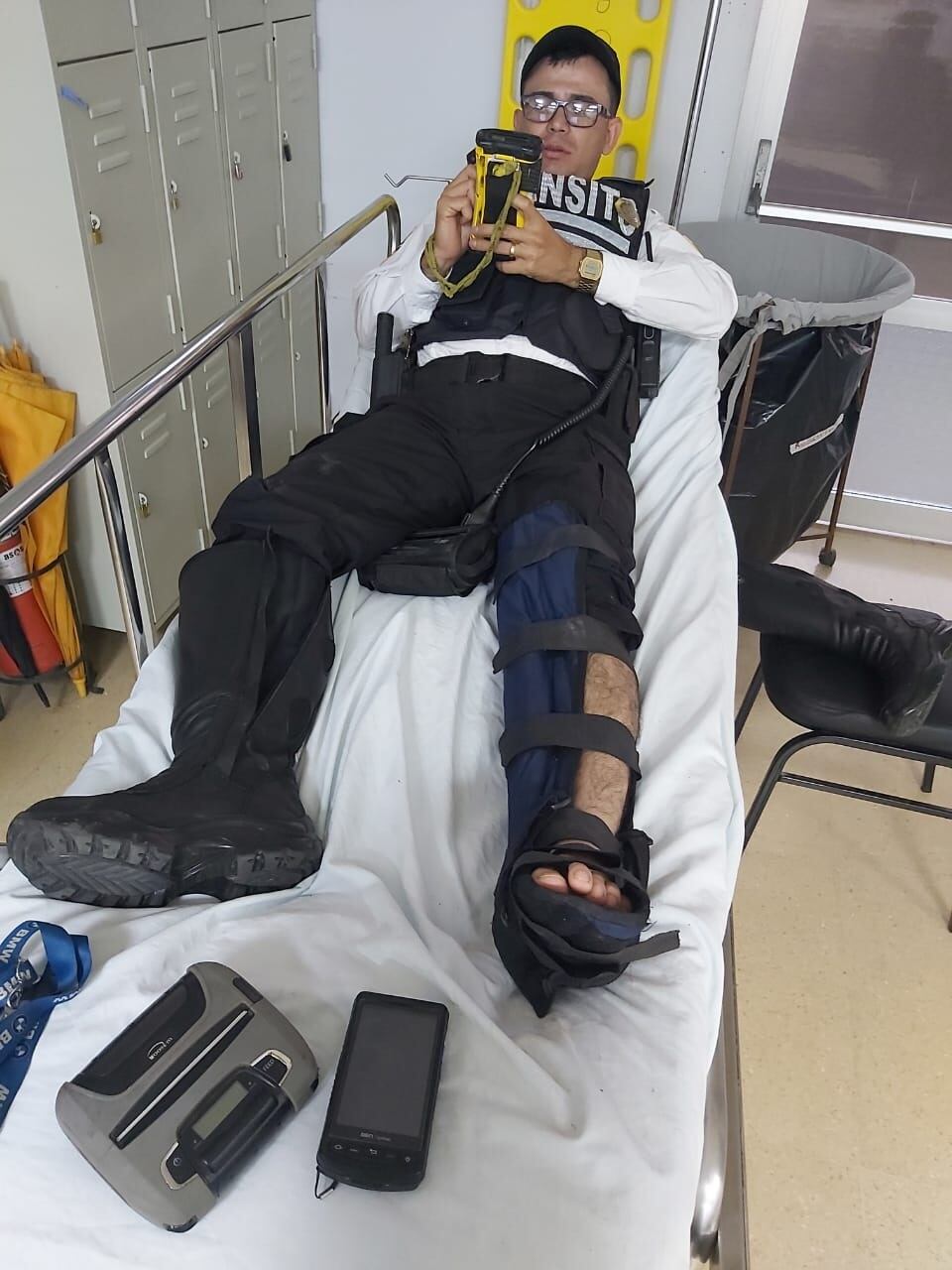 Oficial de Tránsito es atropellado por conductor en Guatuso. Foto Edgar Chinchilla.