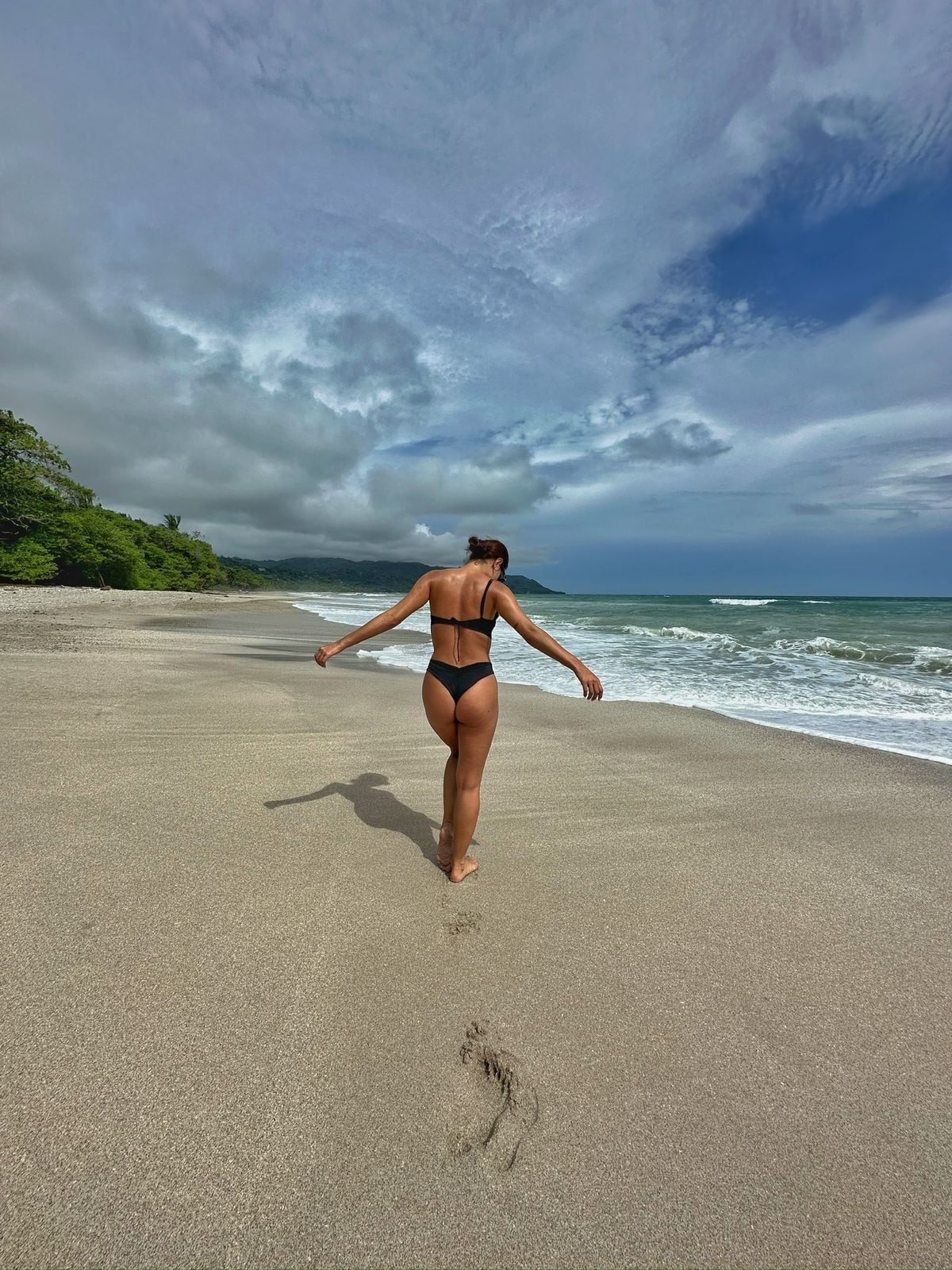 Kary Ramos se luce en traje de baño. (Cortesía)