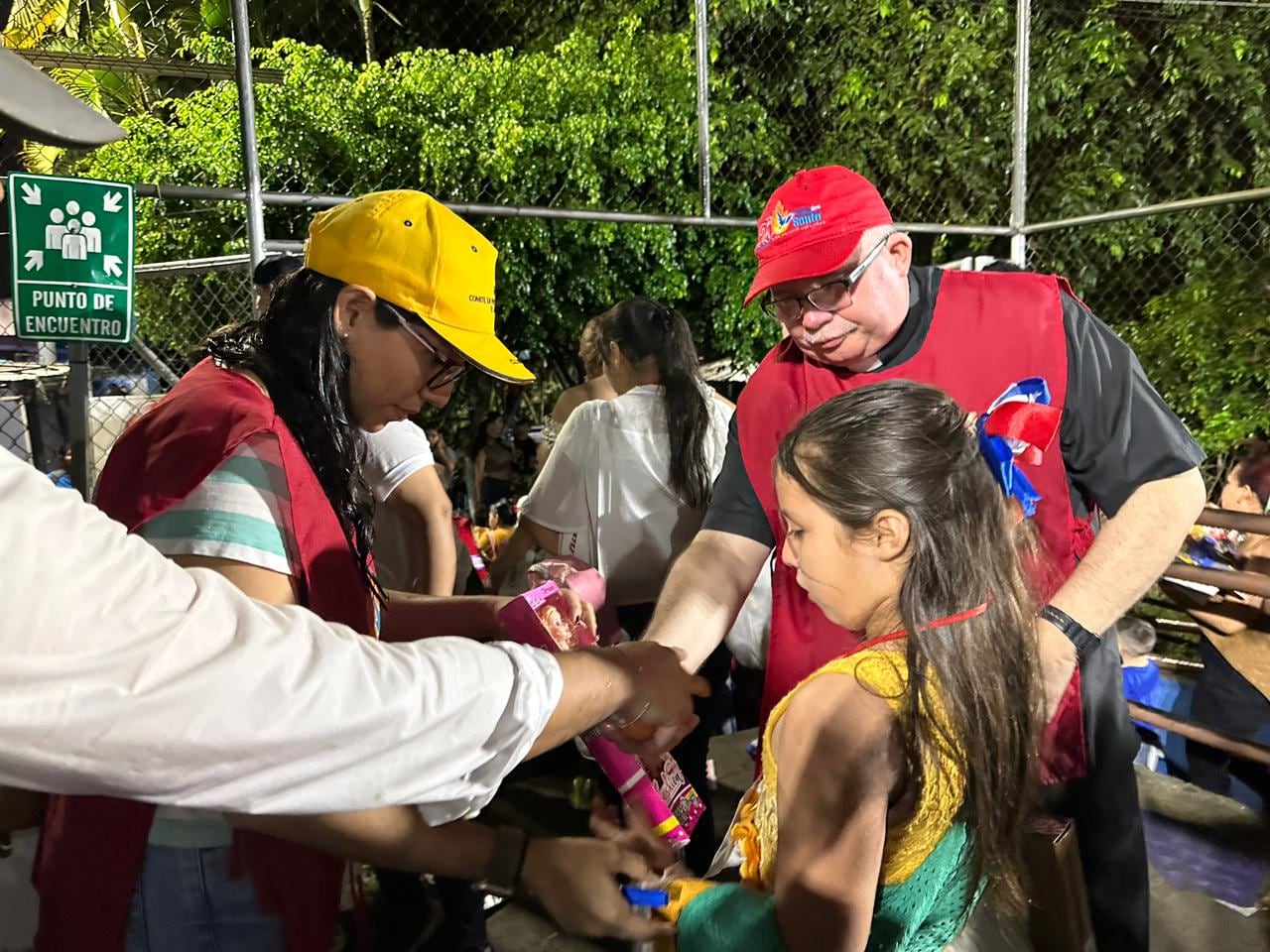 Padre Sergio Valverde celebró fiestas en Honduras y El Salvador