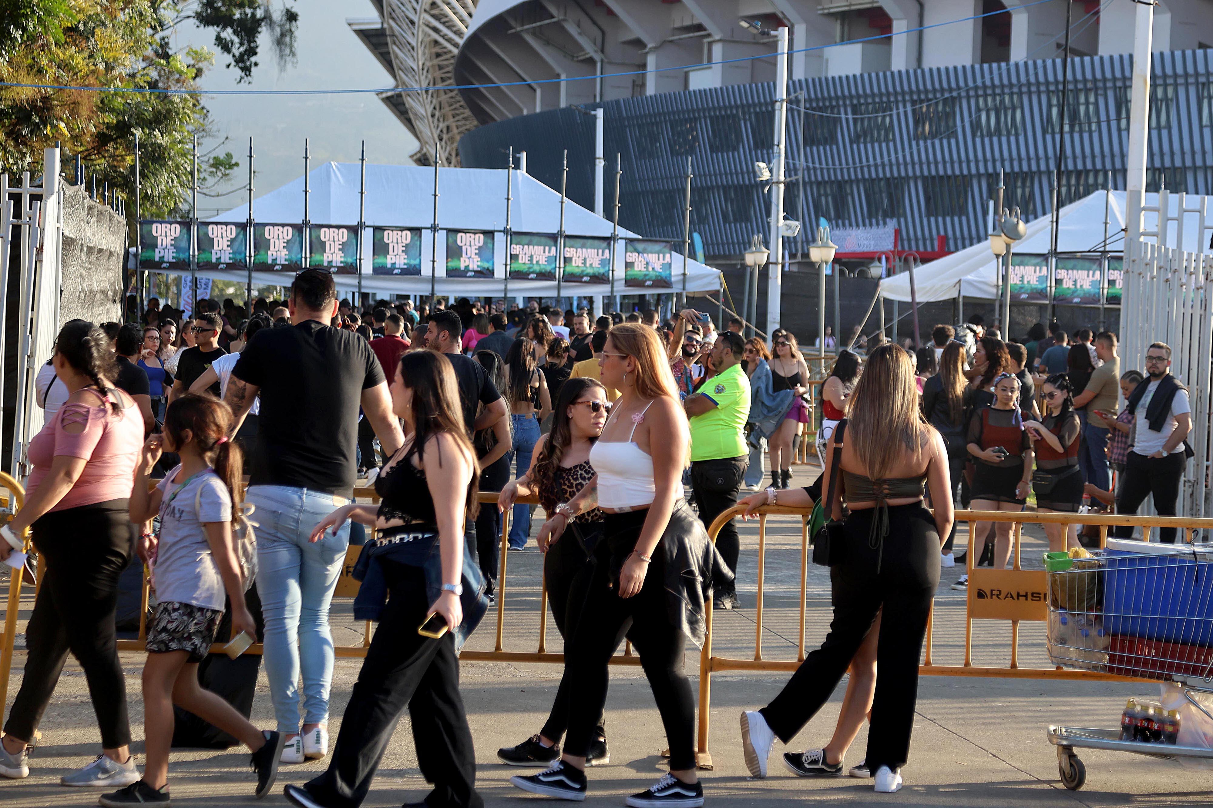 02/03/2023 Estadio Nacional. El epicentro del reguetón en Costa Rica tuvo como máximos exponentes a los internacionales a Ryan Castro, Ivy Queen y Don Omar. Pero antes participaron los artistas costarricenses Kavvo, el DJ Johnny, Gimario y Toledo. La fiesta de la música urbana llenó de emoción y alegría el recinto de La Sabana, donde cientos de fans bailaron y gozaron en el Urban Fest 2024. Foto: Rafael Pacheco Granados