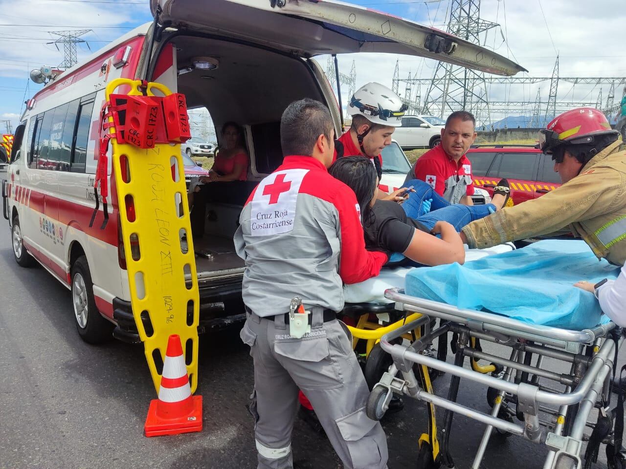 Atención de emergencia por accidente en San Miguel de Santo Domingo, sobre el cruce de Doña Lela, en la ruta 32.