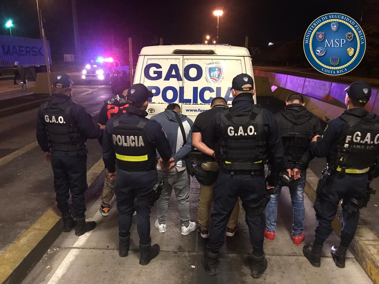 Los custro sujetos quedaron esposados y a la orden de la Fiscalía. Se desconoce el objetivo que tenían. Foto: Cortesía MSP.