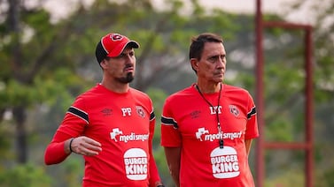 Alexandre Guimaraes dio una muestra de su compromiso con Alajuelense