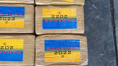 Armada colombiana detiene a tres costarricenses que transportaban marihuana y cocaína