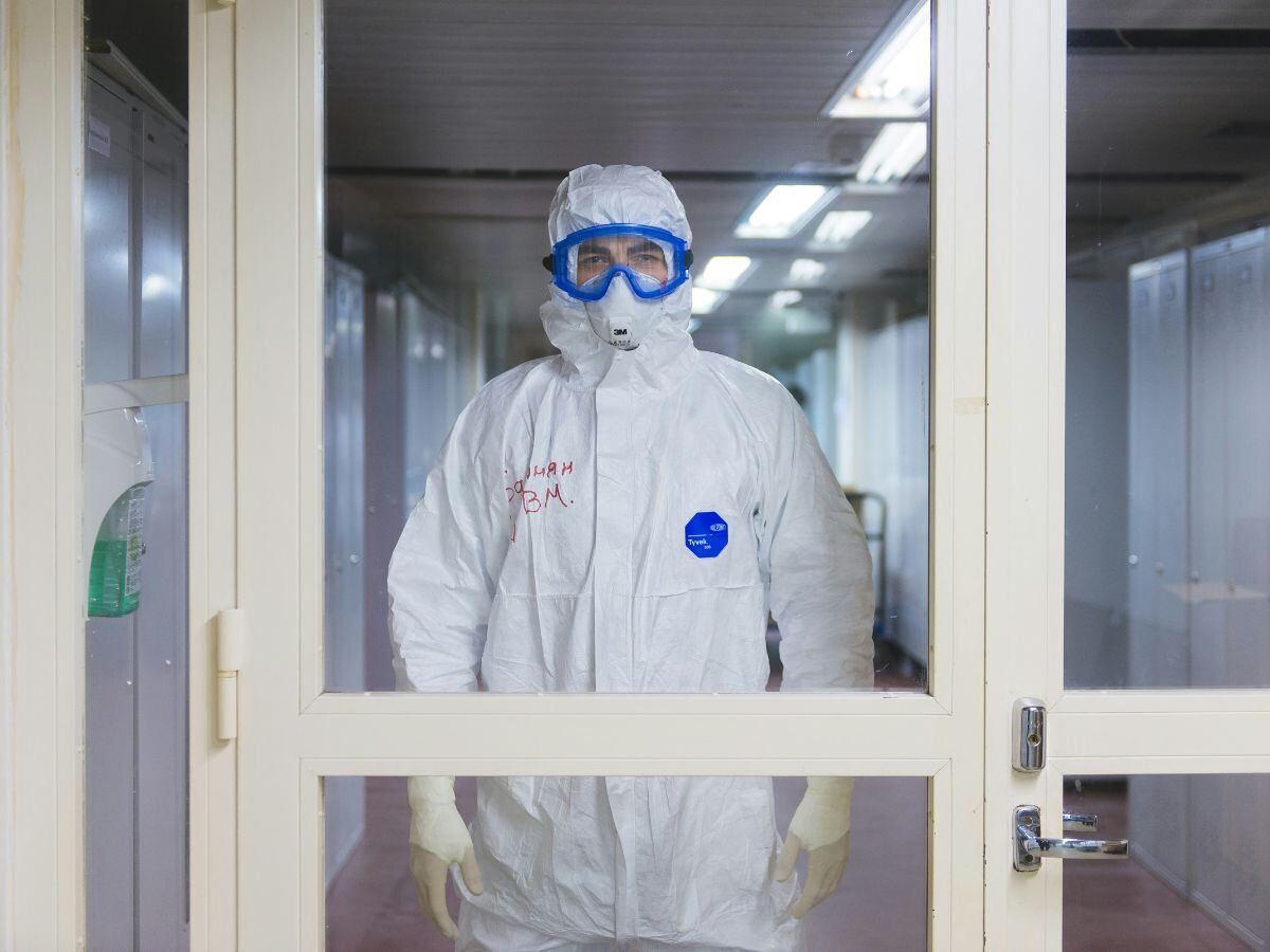 El Covid-19 tiene varios efectos secundarios, pero a un periodista de La Teja le dio uno de los más raros.