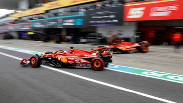 Modesto mecánico cumple un sueño de niño y se compra un Fórmula 1