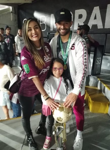 La periodista Brenda Calvo y su pareja el jugador Ricardo Blanco. Facebook