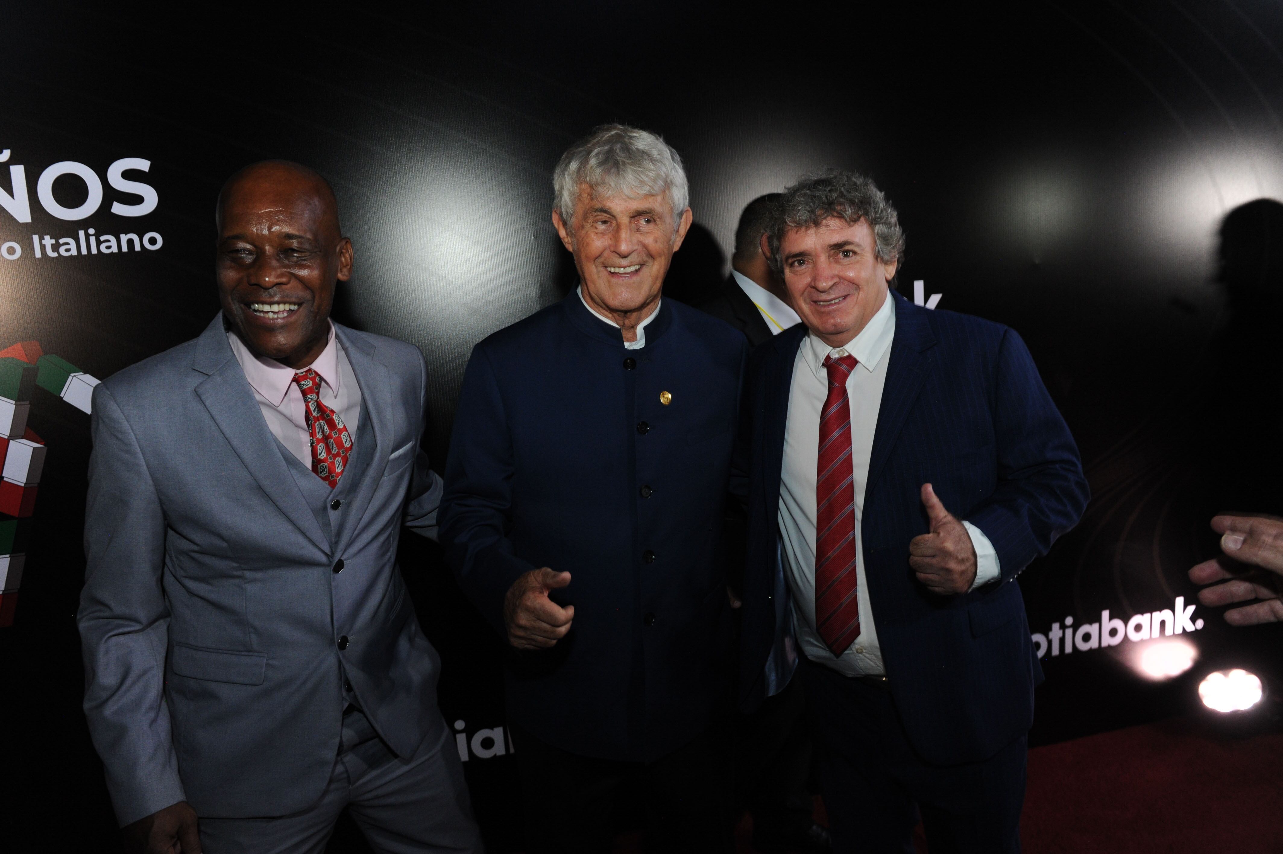 HOMENAJE A LOS MUNDIALISTAS TICOS Y A "BORA" MILUTINOVIC .