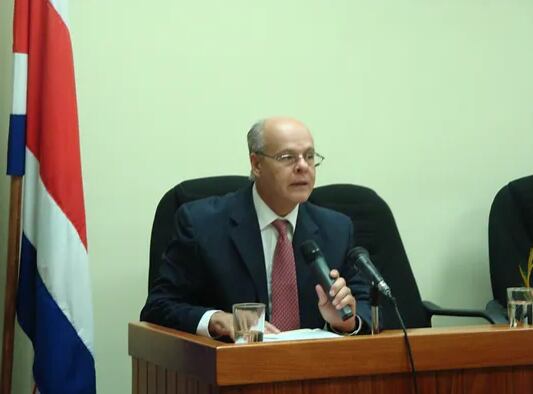 Fernando Vïquez, presidente de la Sala Constitucional.