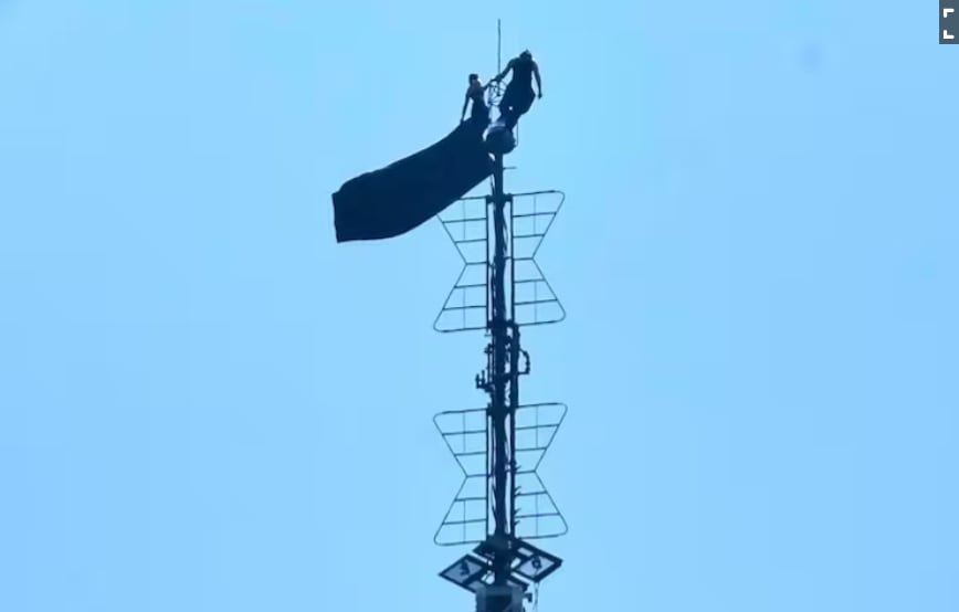 La pareja de aventureros Angela Nikolau e Ivan Beerkus sorprendió al comprometerse en la cima del Empire State Building. Conozca quiénes son y por qué terminaron detenidos.