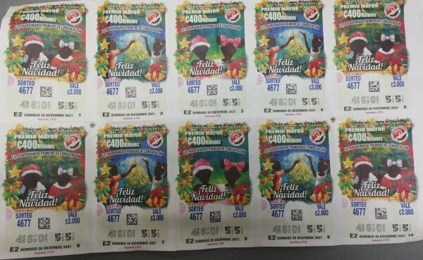 Una vecina de Escazú, de 41 años, fue a la Junta de Protección Social (JPS) y cambió un entero del premio mayor del primer sorteo de consolación, o sea, 400 millones de colones