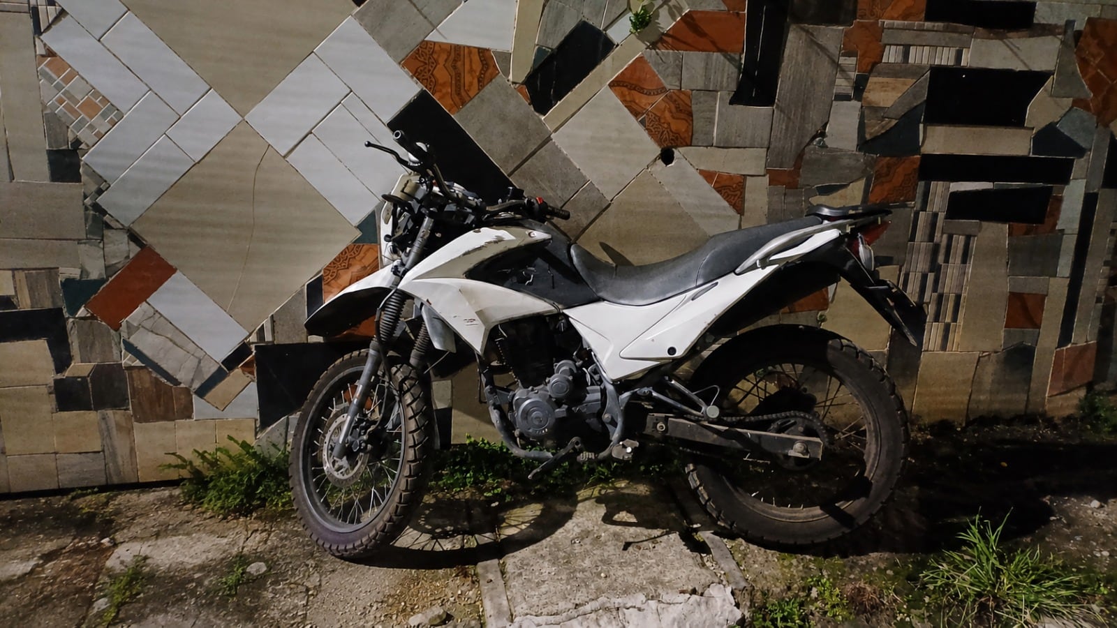 Al sospechoso de herir a un hombre en Alajuelita lo detuvieron y le decomisaron la moto.
