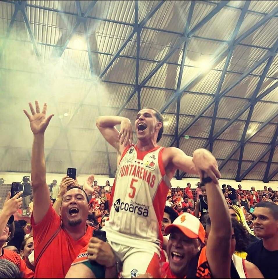 Daniel Rodríguez, Pelícanos, Puntarenas