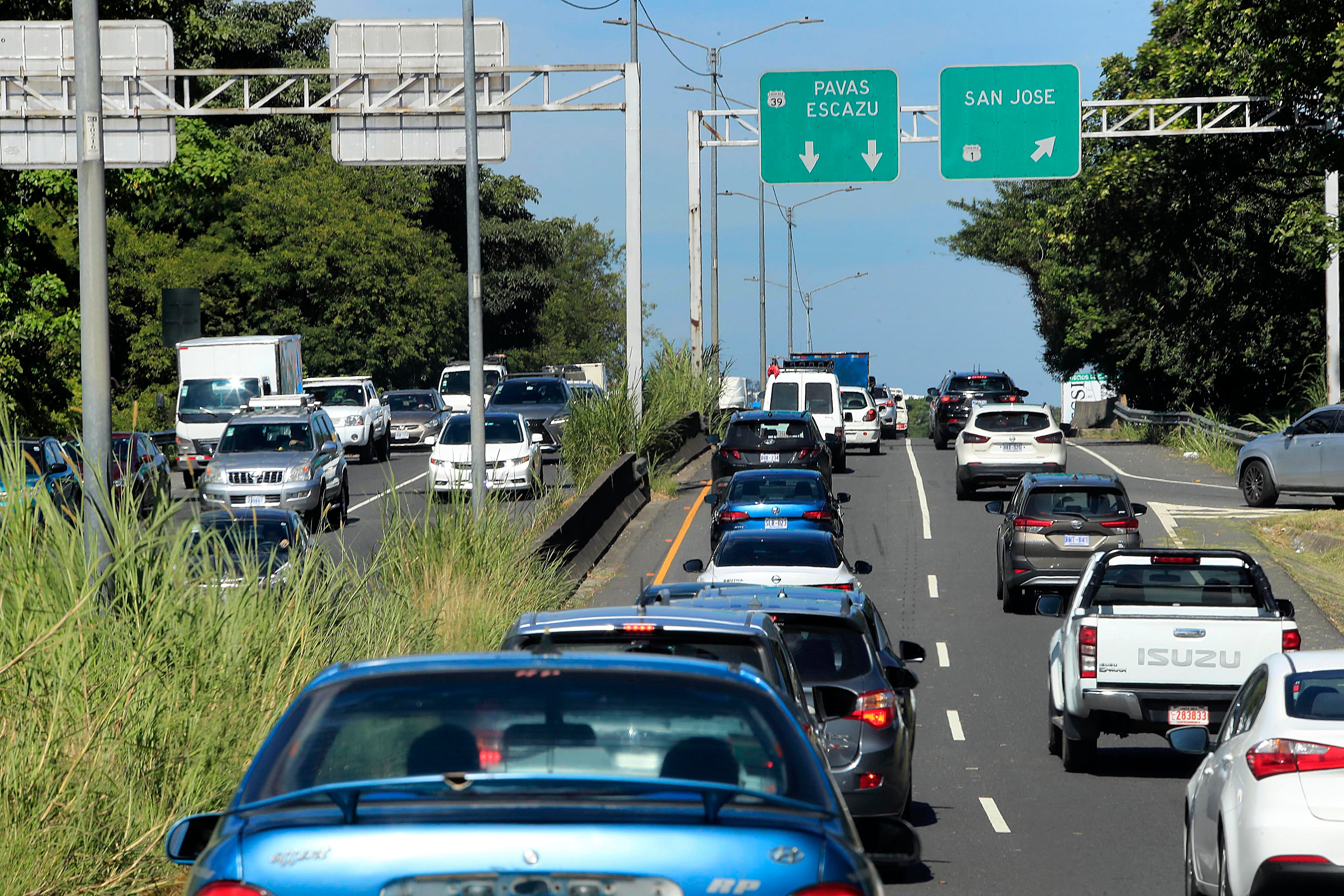 Vehículos en circulación para temas relacionados con marchamo, restricción vehicular, precio de combustibles, gasolina, etc.