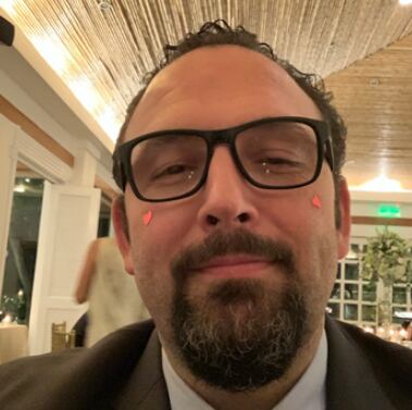 El doctor Benjamín Hidalgo no recomienda el uso de la orina cosmética en la cara.