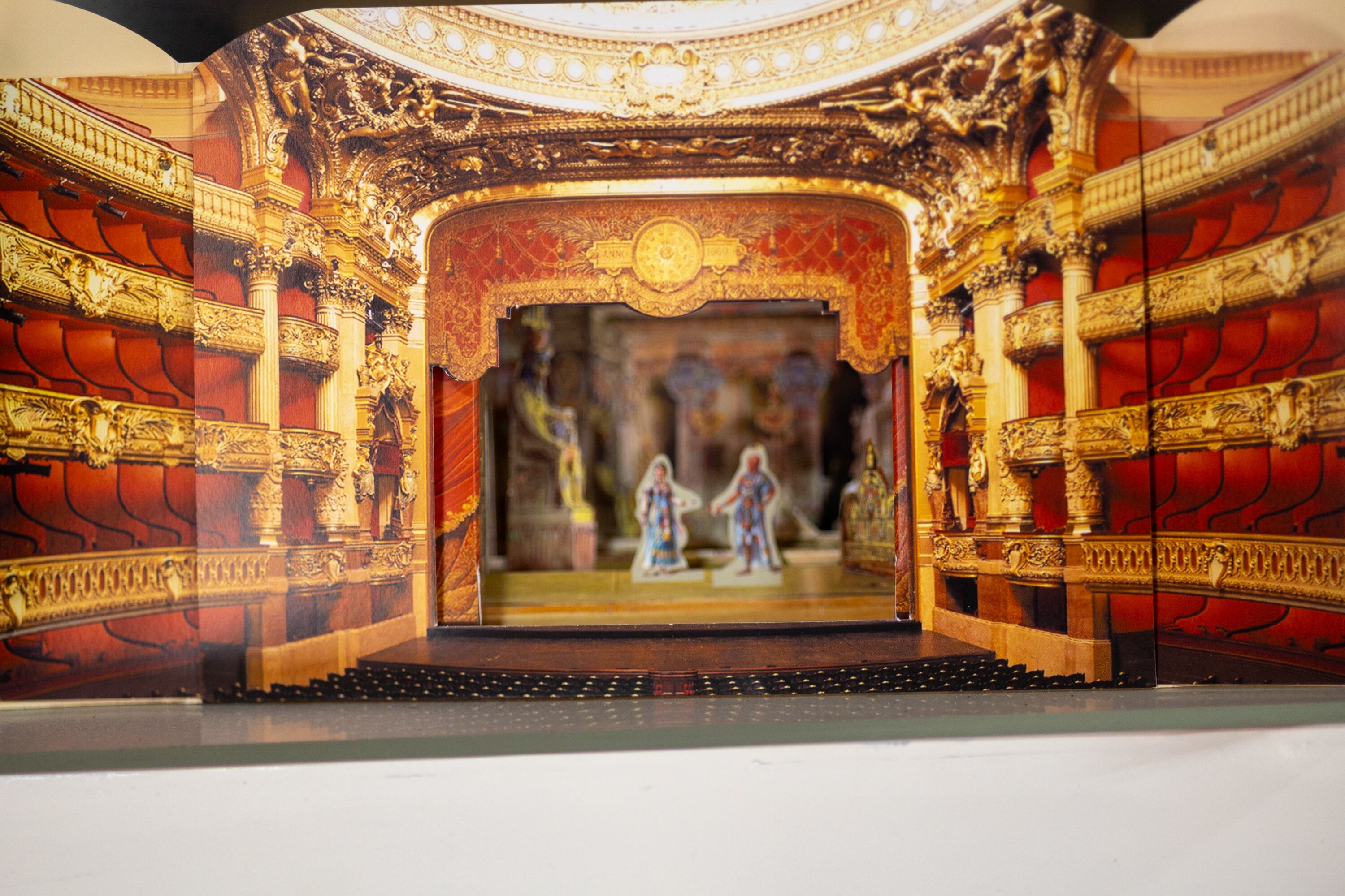 08/08/2024, San Jose, San Pedro, fotografía del local La Petit France y de sus dueños y fundadores, Zoé Castells Raust, Valerie Raust y Damien Castells.