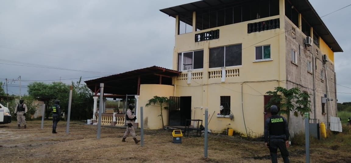 Policía de Migración y Ministerio Público desarticulan banda sospechoso de explotación sexual de mujeres. Foto Migración