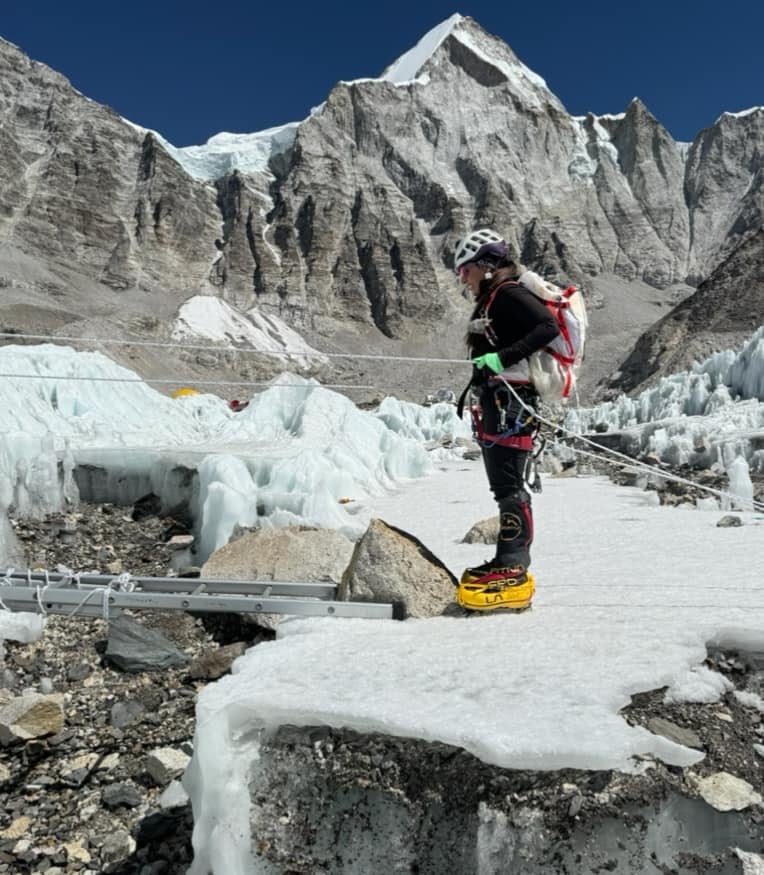 la costarricense Ligia María Madrigal Moya conquistó la cima del mundo, el monte Everest, el pasado 22 de mayo